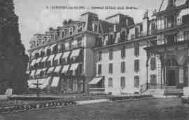 ouvrir dans la visionneuse : Légende inscrite sur la carte postale : Le Grand Hôtel des Bains