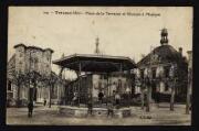ouvrir dans la visionneuse : Légende inscrite sur la carte postale : 109 - Trévoux (Ain) - Place de la Terrasse et Kiosque à Musique
