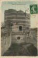 ouvrir dans la visionneuse : Légende inscrite sur la carte postale : 37 - Trévoux (Ain) - Ruines d un Château féodal entrée des Tours (XIIe siècle)