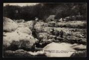 1 vue Légende inscrite sur la carte postale : Perte de la Valserine et Pont naturel des Oulles 5 Fi 32-302