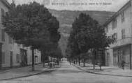 1 vue Légende inscrite sur la carte postale : Avenue de la Gare et le Signal 5 Fi 269-205