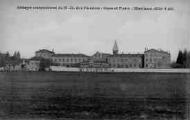 1 vue Légende inscrite sur la carte postale : Abbaye cistercienne de N-D. des Dombes - Gare et Poste : Marlieux (Ain) 4 kil. 5 Fi 299-11