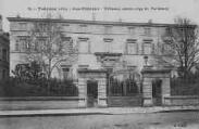 1 vue Légende inscrite sur la carte postale : 34 - Trévoux (Ain) - Sous-Préfecture - Tribunal, ancien siège du Parlement 5 Fi 427-46