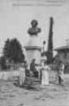 1 vue Légende inscrite sur la carte postale : BAGE-LE-CHATEL - Statue du Général Puthod 5 Fi 25-4