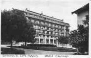 1 vue Légende inscrite sur la carte postale : Hôtel Chicago 5 Fi 143-82