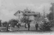 1 vue Légende inscrite sur la carte postale : Villa de M. le Dr Rolland 5 Fi 143-120