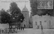 1 vue Légende inscrite sur la carte postale : Place de la Mairie et l Eglise 5 Fi 192-15