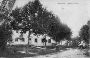 1 vue Légende inscrite sur la carte postale : RELEVANT. - Mairie et Place 5 Fi 319-15