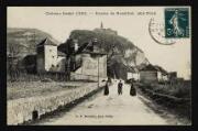 1 vue Légende inscrite sur la carte postale : Château féodal (1300). - Entrée de Rossillon, côté Nord 5 Fi 329-14