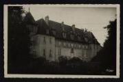 1 vue Légende inscrite sur la carte postale : SAINT-JUST (Ain) - Le Château 5 Fi 369-8